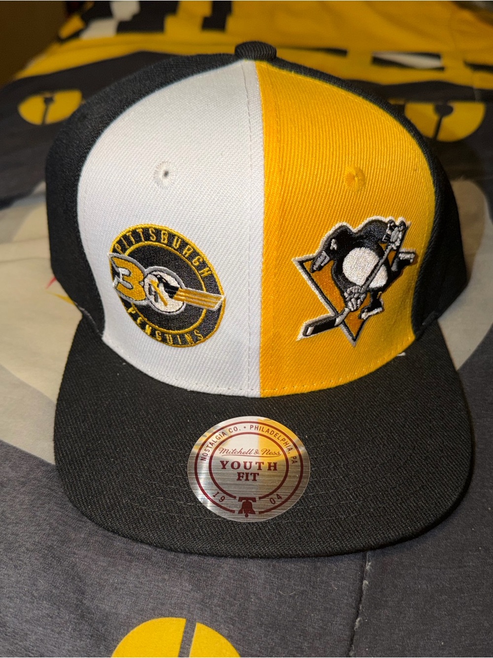 Mitchell & Ness NHL Hockey Pittsburgh Penguins Youth Snapback Hat Cap Brand New.